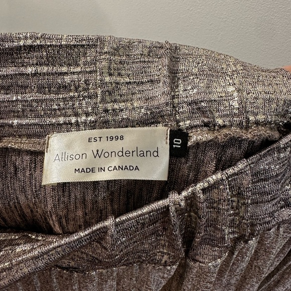 Metallic Accordion Skirt - Size 10 - Picture 2 of 11